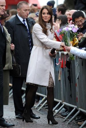 Pictures of Kate Middleton - kate middleton pregnancy style white coat.jpg